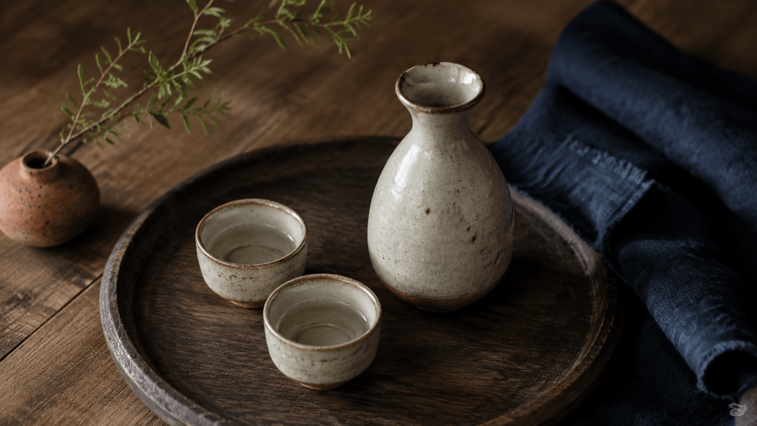 Sake — czym jest, jak je podawać i pić