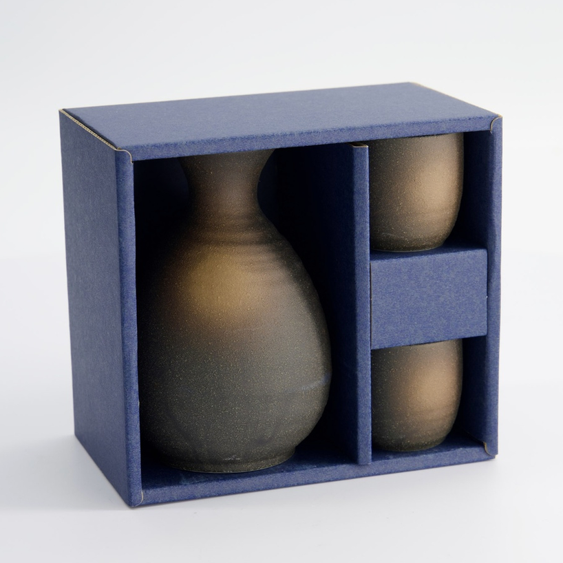 Ceramiczny Zestaw do Sake Bizenbuki – Karafka 300 ml + 2 Czarki 50 ml