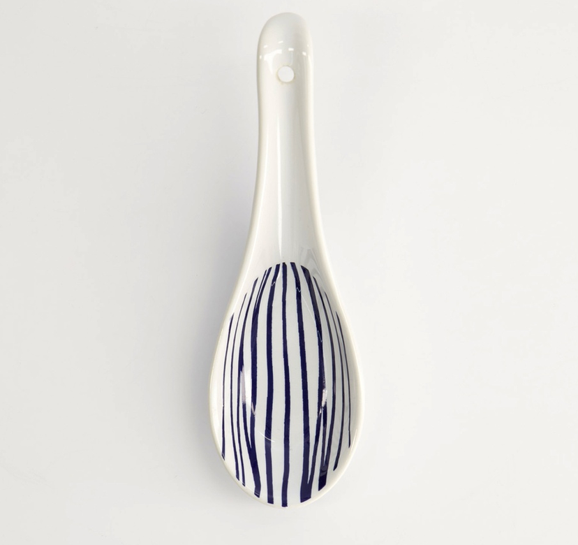 White and blue striped ramen spoon - 14.5 cm